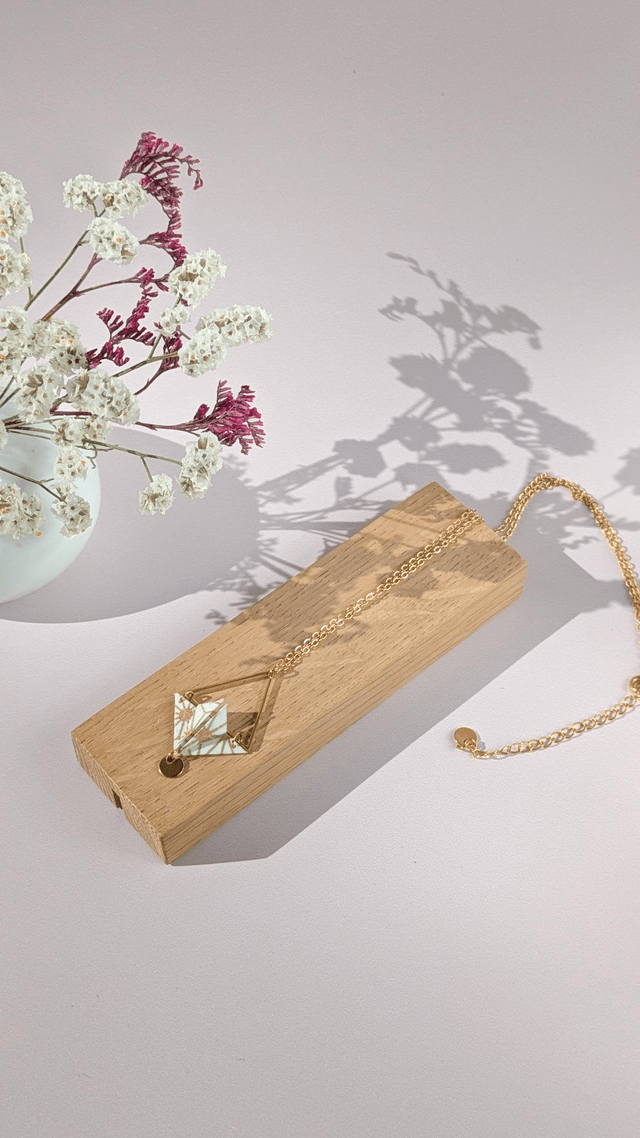 Collier acier inoxydable Balancelle Blanc géométrie
