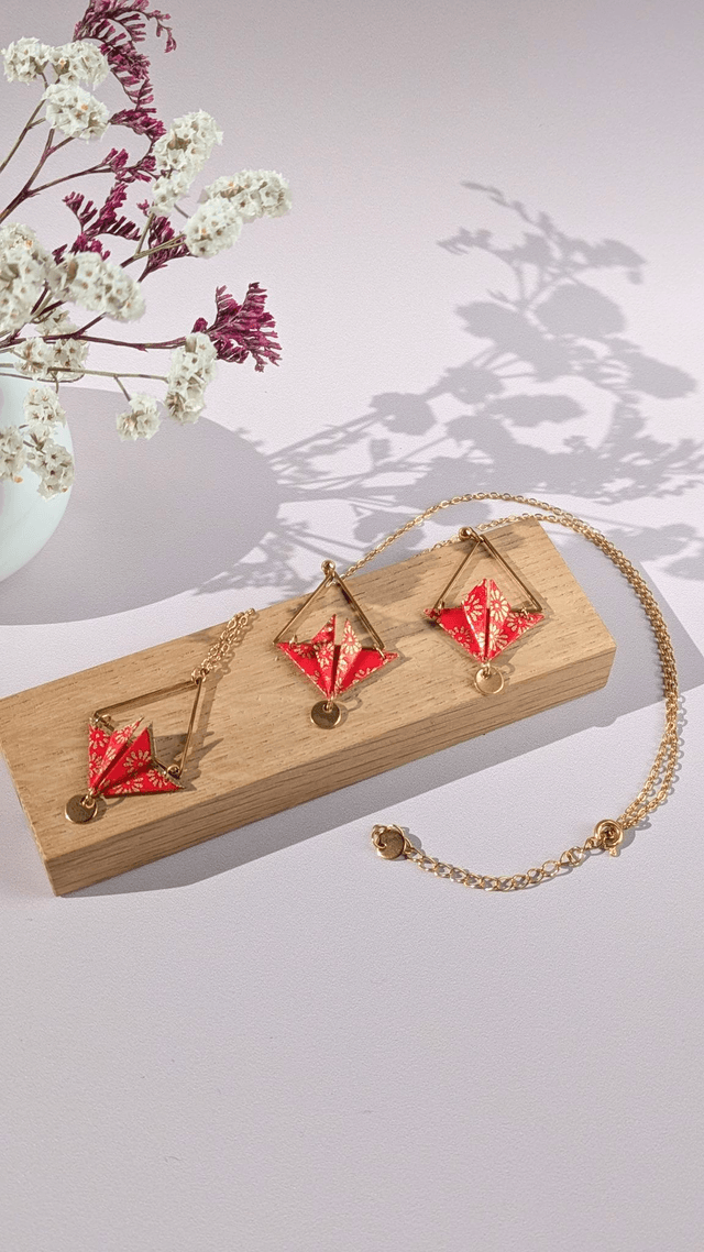 Collier acier inoxydable Balancelle Rouge fleurs