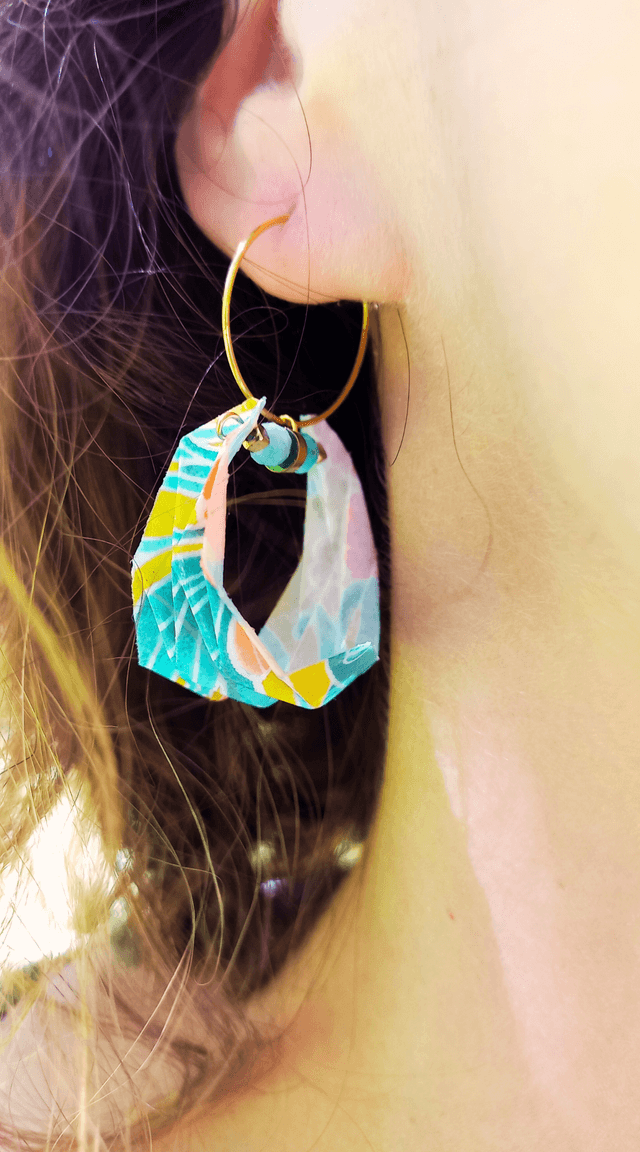 Boucles d'oreilles origami Lune ou l'autre jaune or taille M
