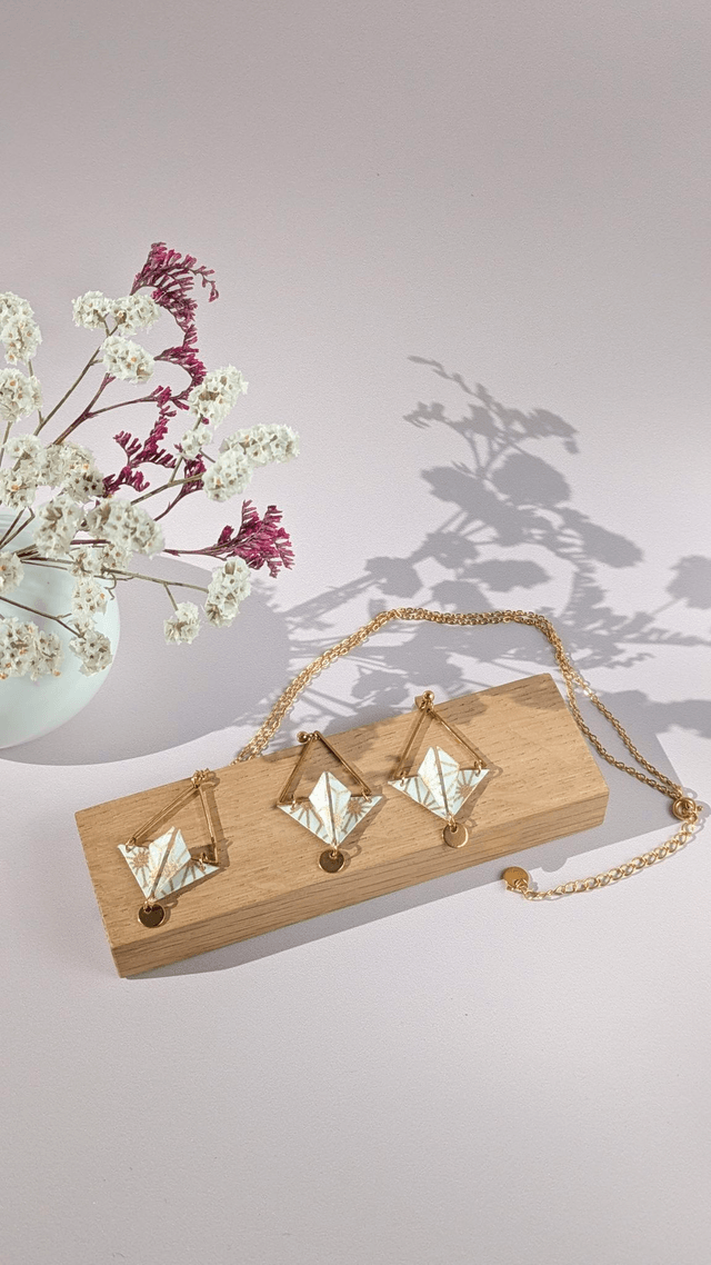 Collier acier inoxydable Balancelle Blanc géométrie