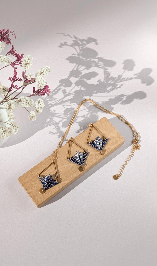 Collier acier inoxydable Balancelle Bleu points