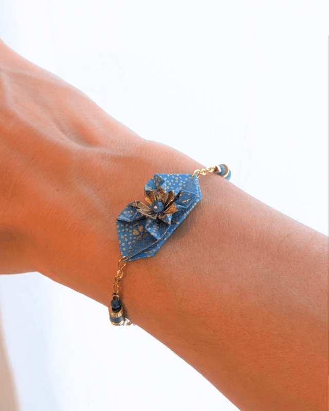 Bracelet origami Nymphéa Bleu apatite – Bijou unique et élégant -