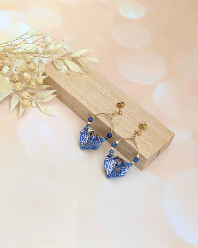 Boucles d'oreilles origami Nymphéa Bleu lapis lazuli – Bijou unique et élégant