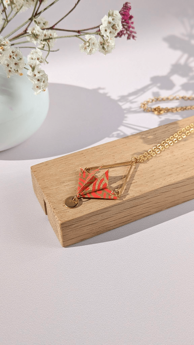 Collier acier inoxydable Balancelle Rouge vagues