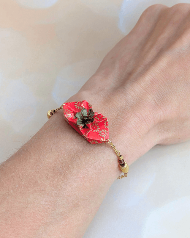 Bracelet origami Nymphéa Rouge grenat - Léger et élégant -