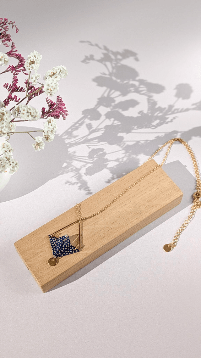 Collier acier inoxydable Balancelle Bleu points