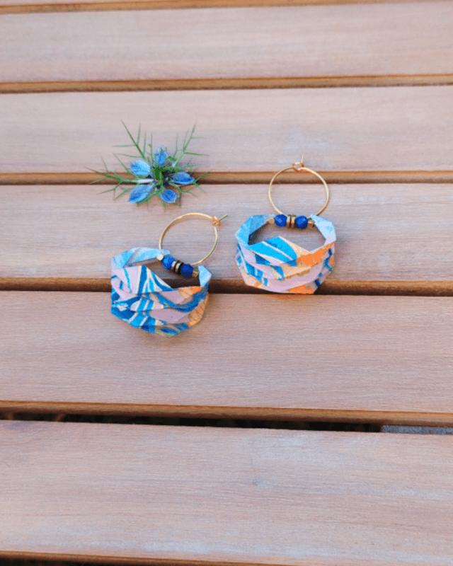 Boucles d&#039;oreilles origami Lune ou l&#039;autre rose poudré taille M