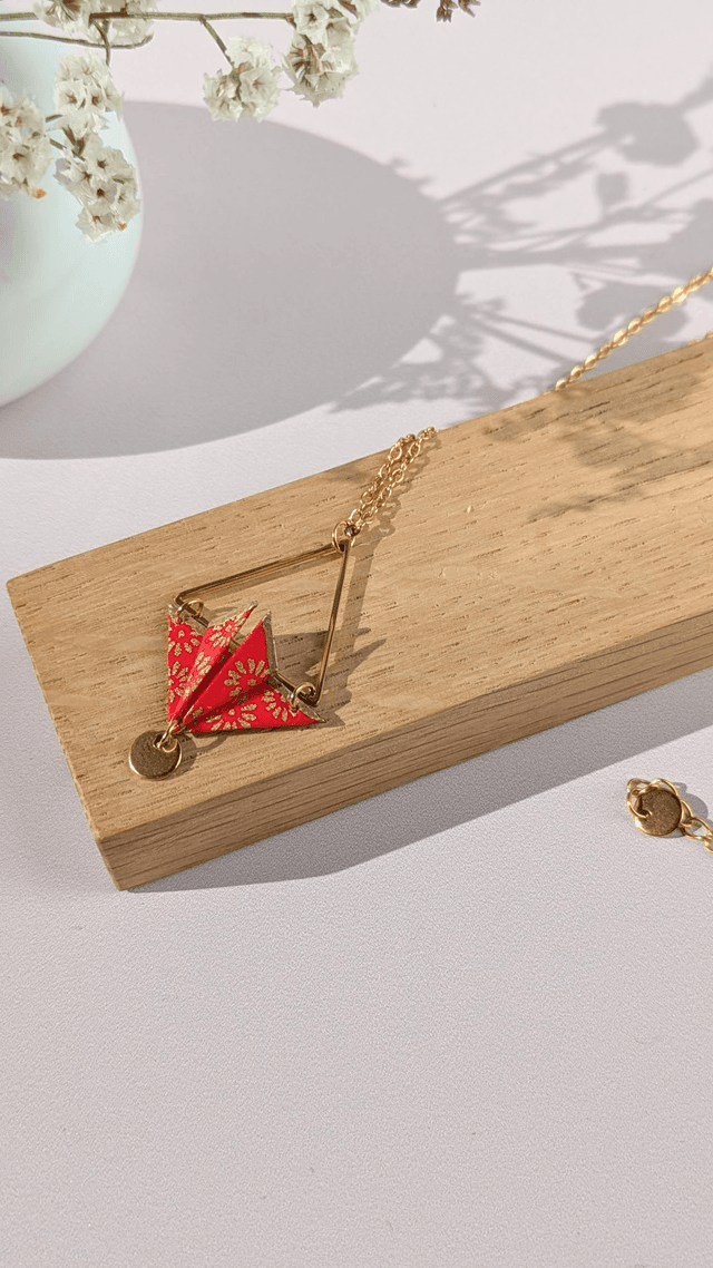 Collier acier inoxydable Balancelle Rouge fleurs