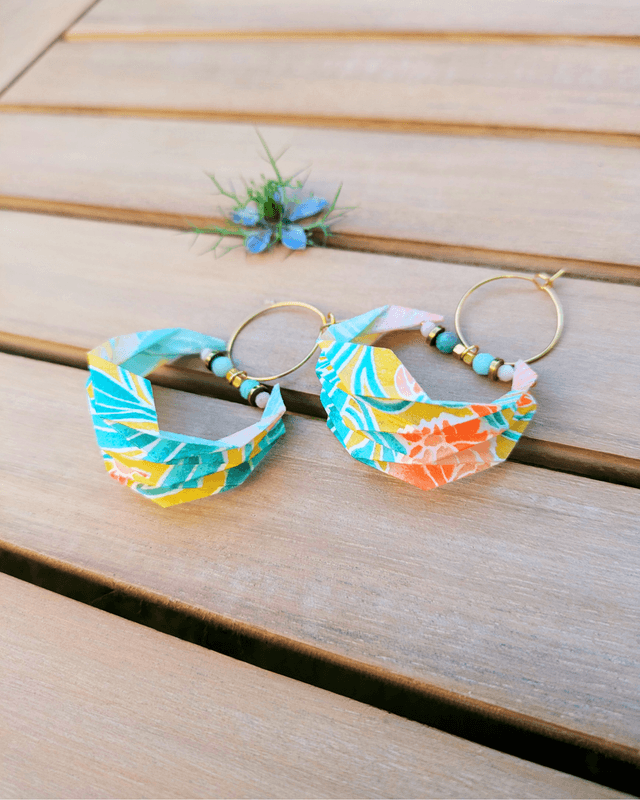 Boucles d&#039;oreilles origami Lune ou l&#039;autre jaune or taille L